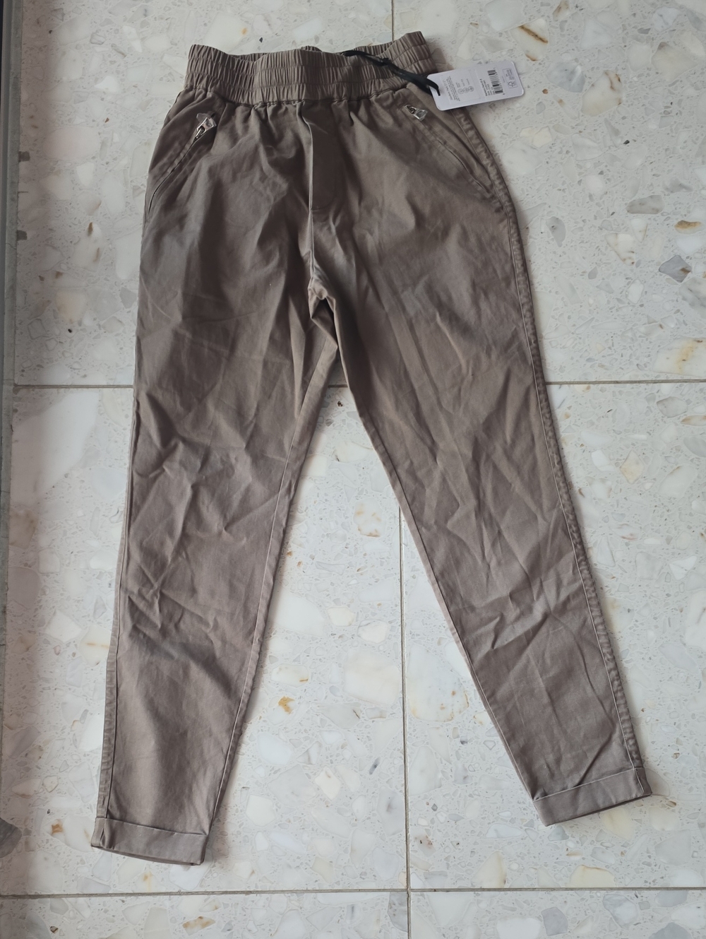 Varley Women's Ankle Cropped Pants in Taupe